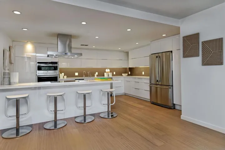 101 Alma 1004, Palo Alto, California 94301