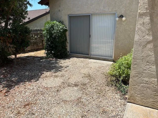 Backyard & slider to LR