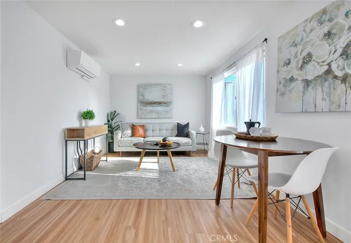 9236 S Hobart Boulevard, Los Angeles, California 90047