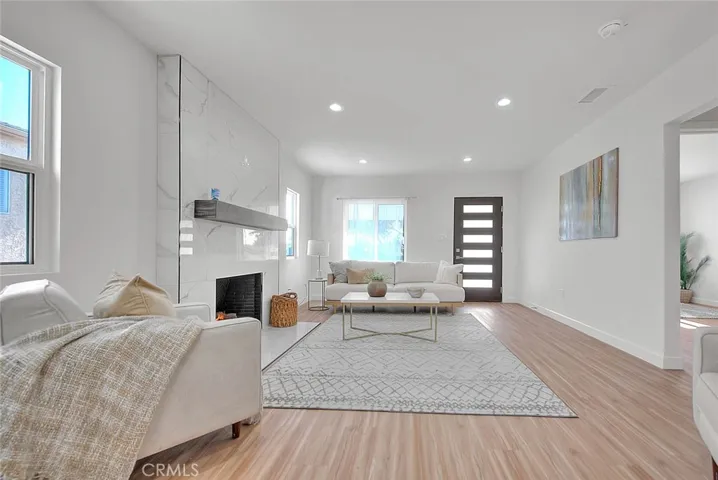 9236 S Hobart Boulevard, Los Angeles, California 90047