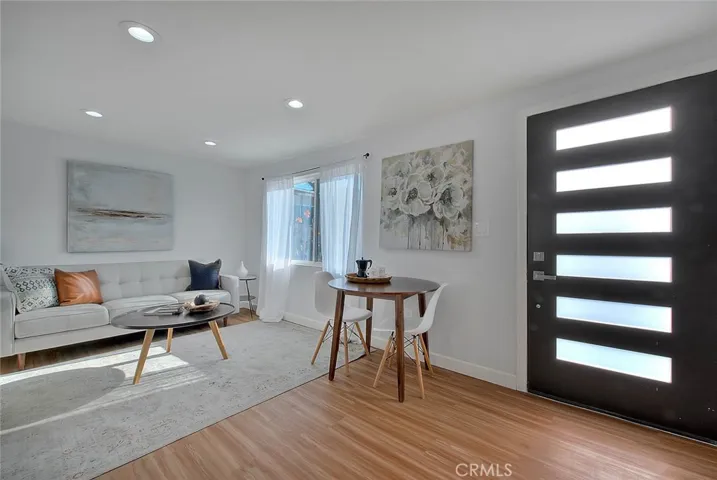9236 S Hobart Boulevard, Los Angeles, California 90047