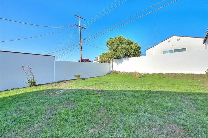 9236 S Hobart Boulevard, Los Angeles, California 90047
