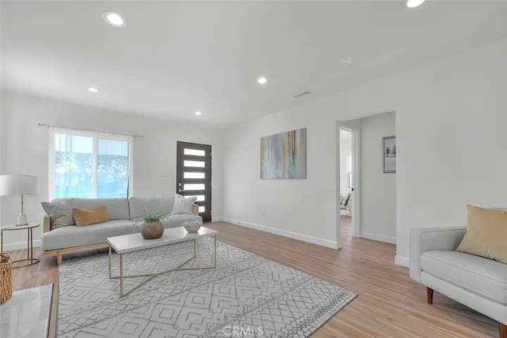 9236 S Hobart Boulevard, Los Angeles, California 90047