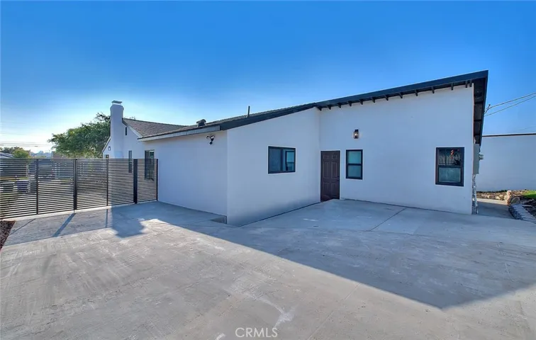 9236 S Hobart Boulevard, Los Angeles, California 90047