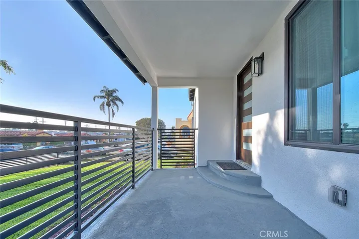 9236 S Hobart Boulevard, Los Angeles, California 90047