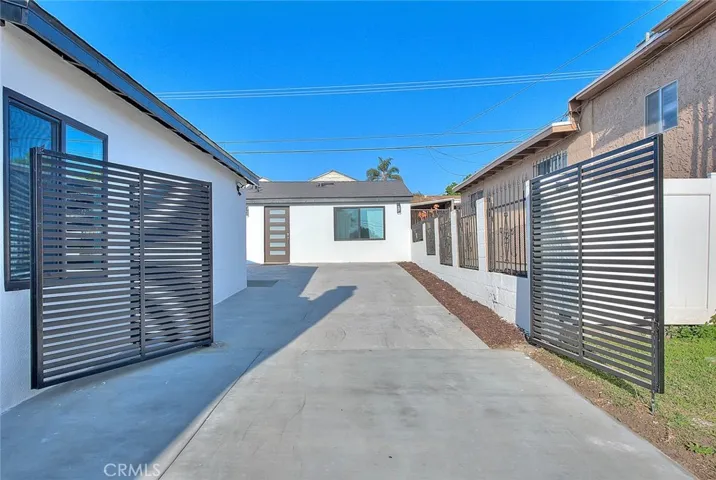 9236 S Hobart Boulevard, Los Angeles, California 90047