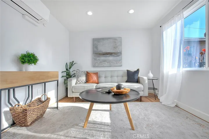 9236 S Hobart Boulevard, Los Angeles, California 90047