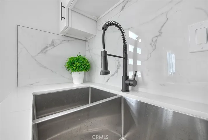 9236 S Hobart Boulevard, Los Angeles, California 90047