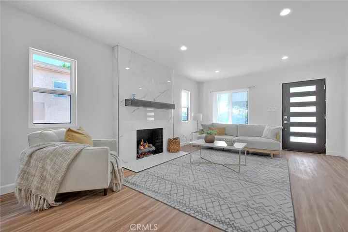 9236 S Hobart Boulevard, Los Angeles, California 90047