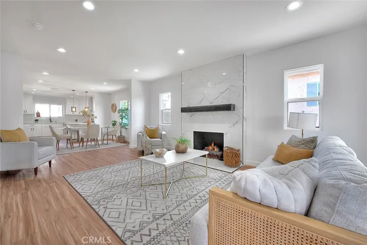 9236 S Hobart Boulevard, Los Angeles, California 90047
