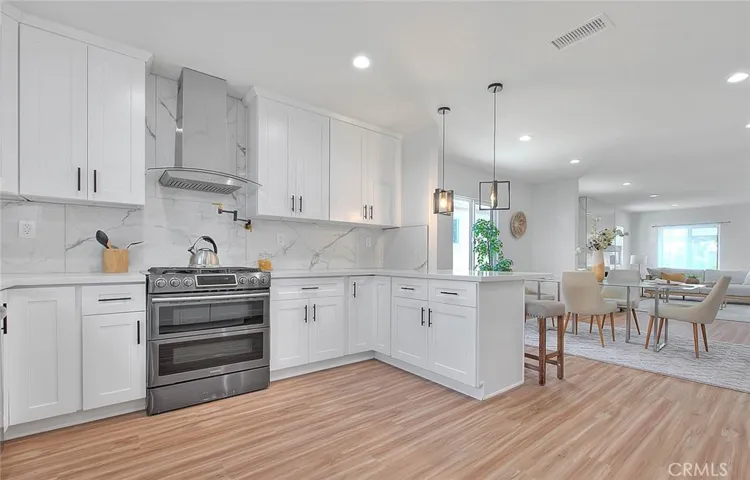 9236 S Hobart Boulevard, Los Angeles, California 90047