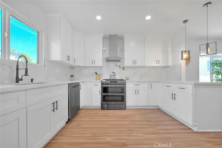 9236 S Hobart Boulevard, Los Angeles, California 90047