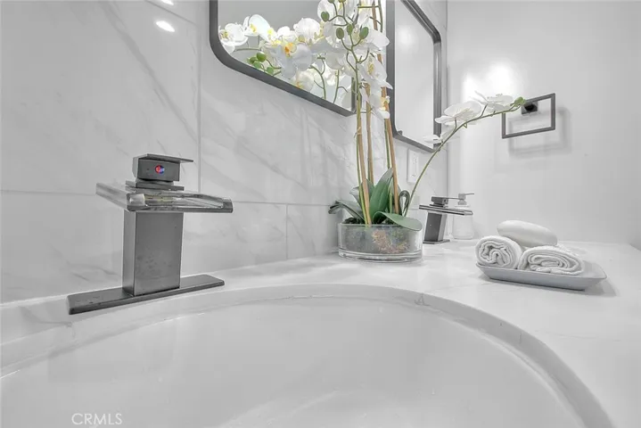 9236 S Hobart Boulevard, Los Angeles, California 90047