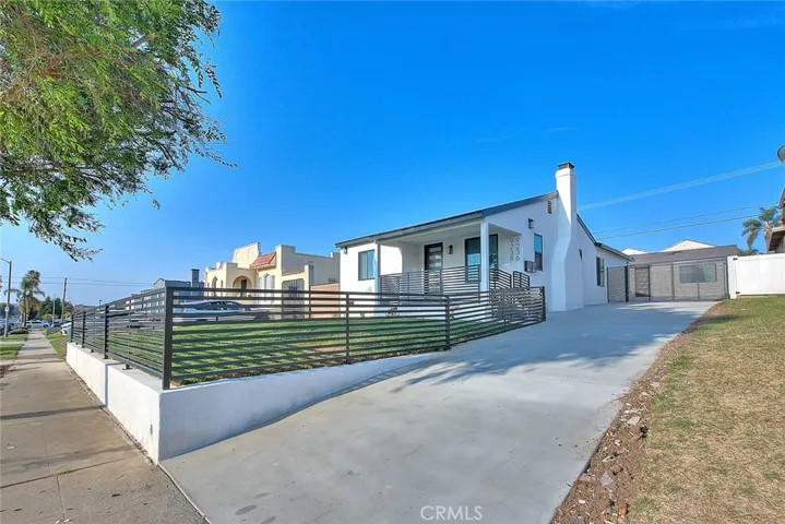 9236 S Hobart Boulevard, Los Angeles, California 90047