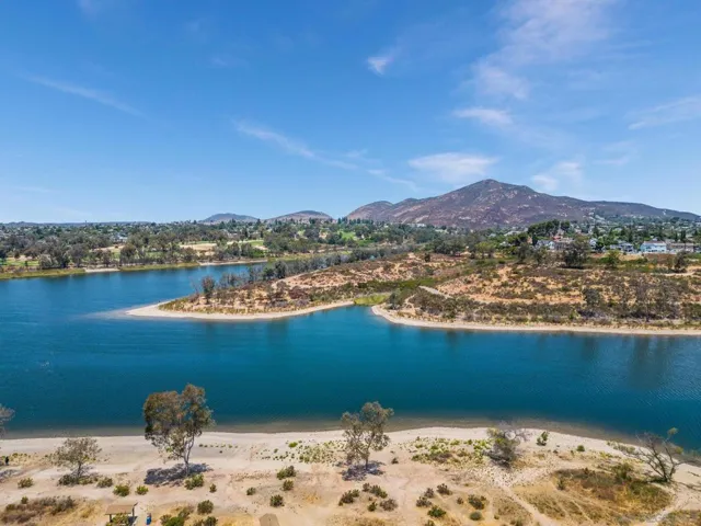 6470 Beaver Lake Ct., San Diego, California 92119