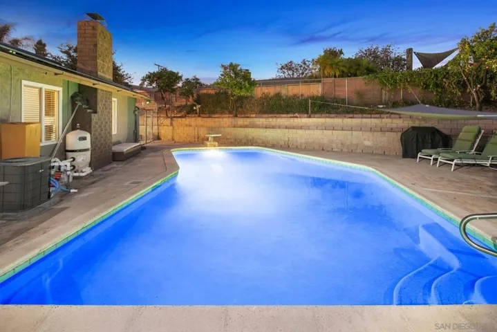 6470 Beaver Lake Ct., San Diego, California 92119