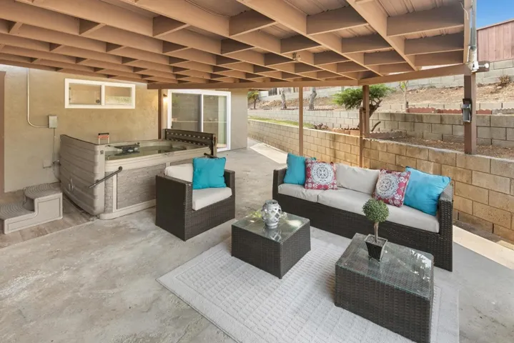 6470 Beaver Lake Ct., San Diego, California 92119