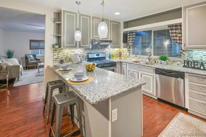 6470 Beaver Lake Ct., San Diego, California 92119