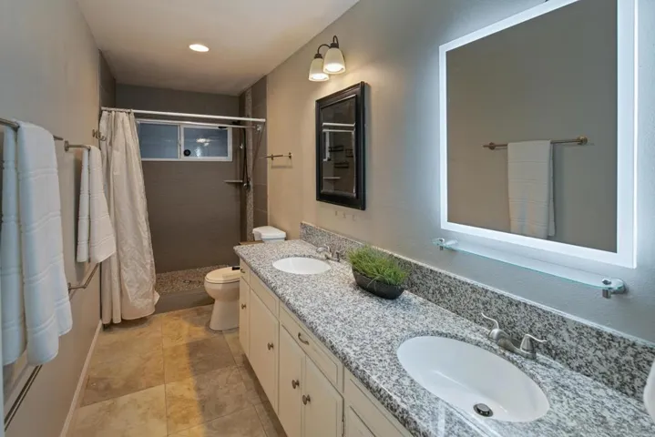 6470 Beaver Lake Ct., San Diego, California 92119