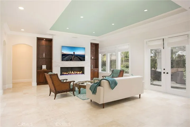 9 Anondale, Newport Beach, California 92660