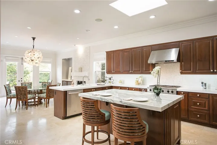 9 Anondale, Newport Beach, California 92660