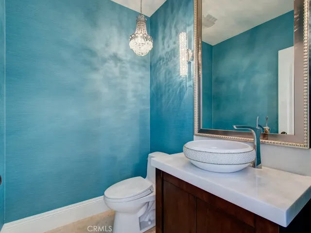 9 Anondale, Newport Beach, California 92660