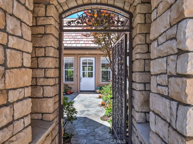 9 Anondale, Newport Beach, California 92660