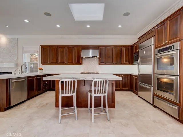 9 Anondale, Newport Beach, California 92660