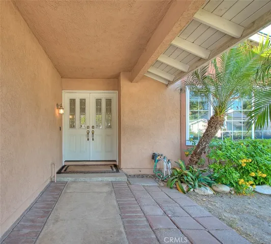 6111 Stonehurst, Yorba Linda, California 92886