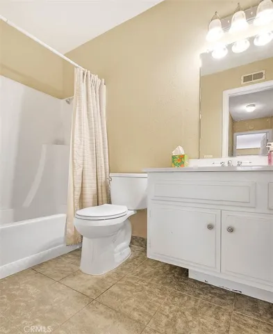 Guest Full Bathroom