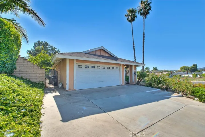 6111 Stonehurst, Yorba Linda, California 92886