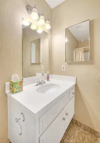 6111 Stonehurst, Yorba Linda, California 92886