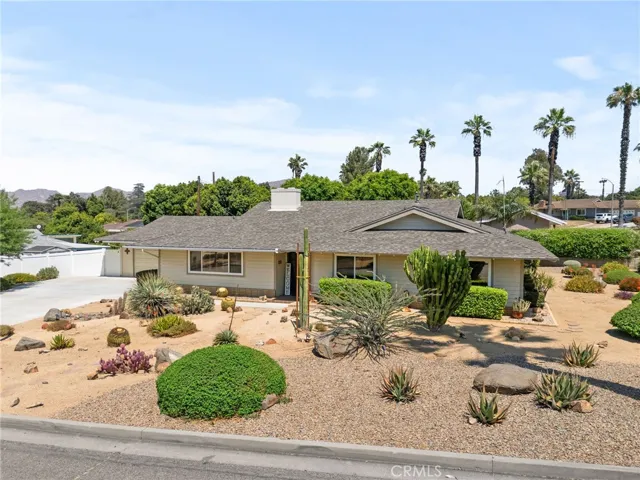 Pristine Front Landscaping