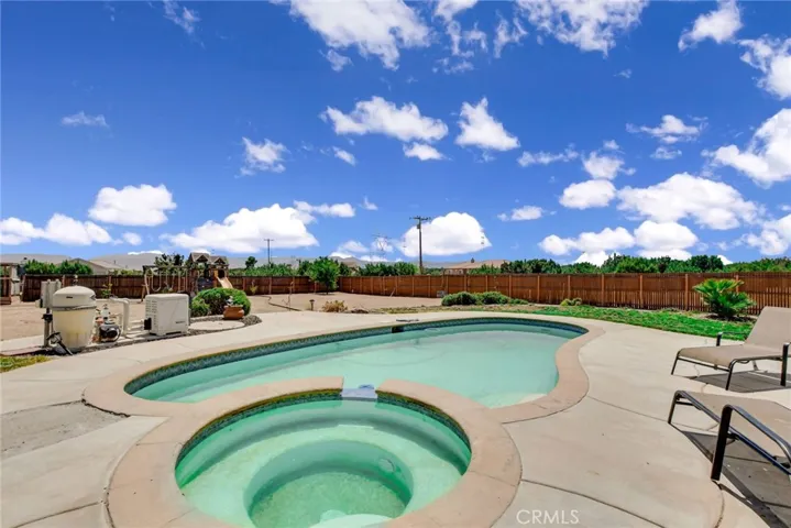 7061 Opal Avenue, Oak Hills, California 92344
