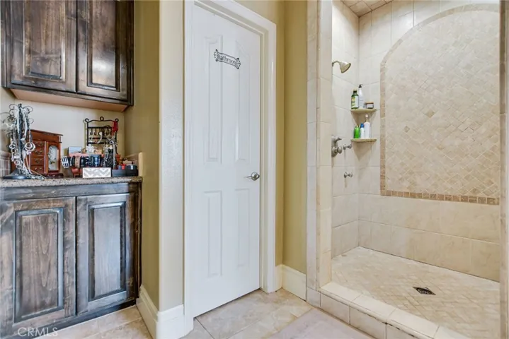 7061 Opal Avenue, Oak Hills, California 92344