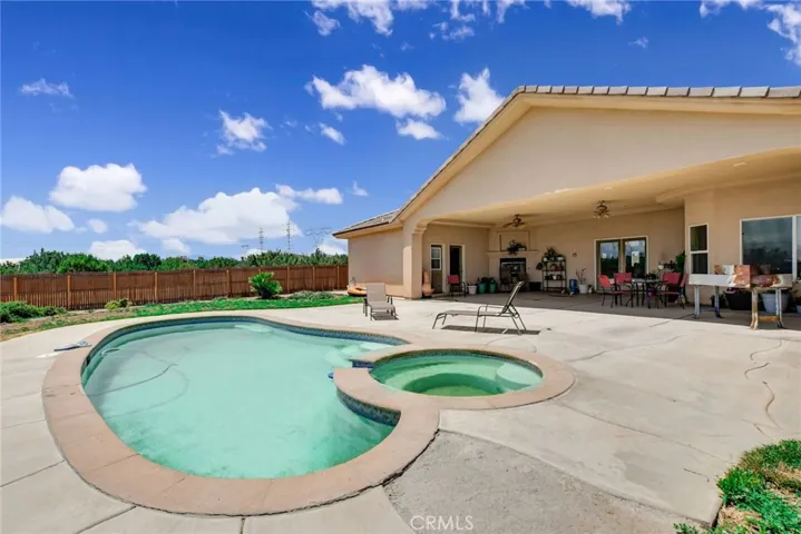 7061 Opal Avenue, Oak Hills, California 92344