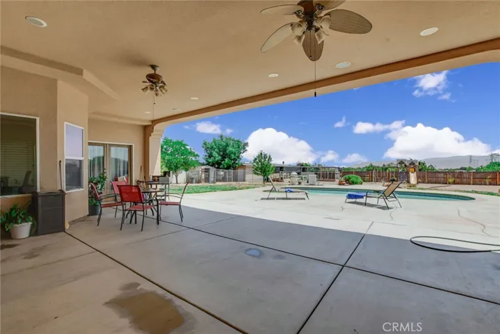 7061 Opal Avenue, Oak Hills, California 92344