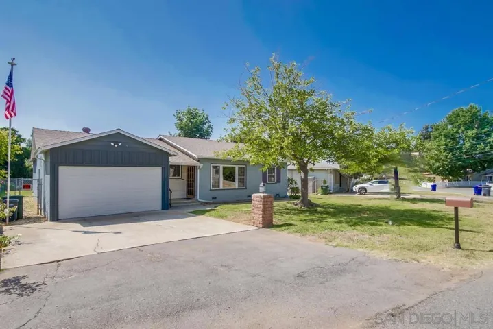 Nice grassy front yard!
