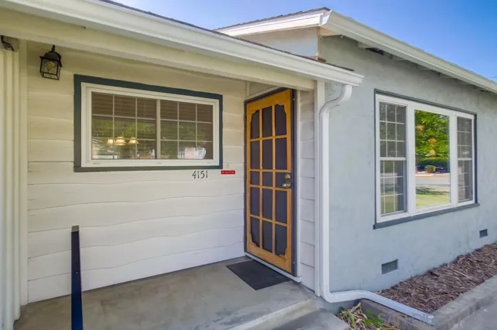 Inviting front entry!