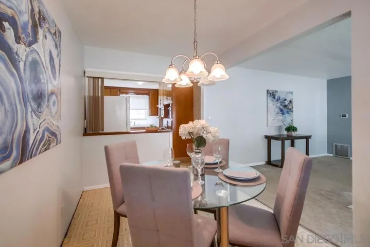 Dining flows into kitchen!