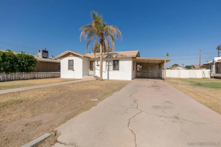 582 Fern Ave, Holtville, California 92250