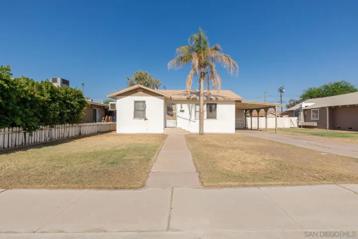 582 Fern Ave, Holtville, California 92250
