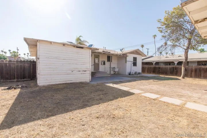 582 Fern Ave, Holtville, California 92250
