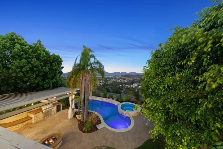 12219 Oakview Way, San Diego, California 92128
