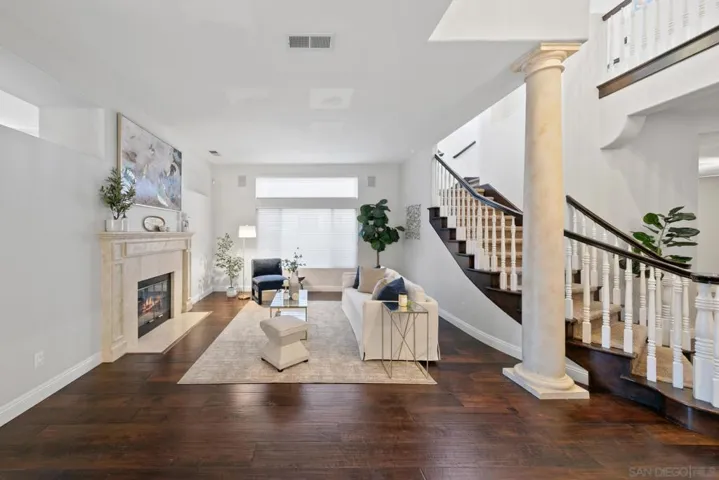12219 Oakview Way, San Diego, California 92128