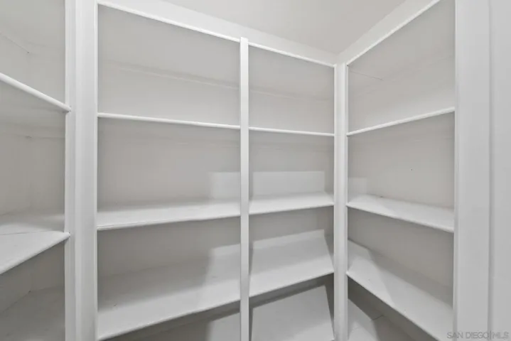 12219 Oakview Way, San Diego, California 92128
