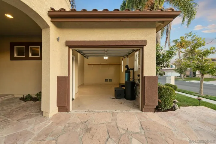 12219 Oakview Way, San Diego, California 92128