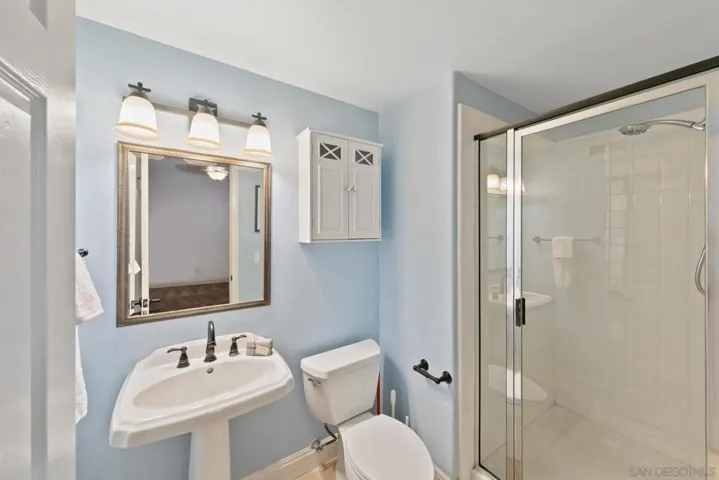 12219 Oakview Way, San Diego, California 92128
