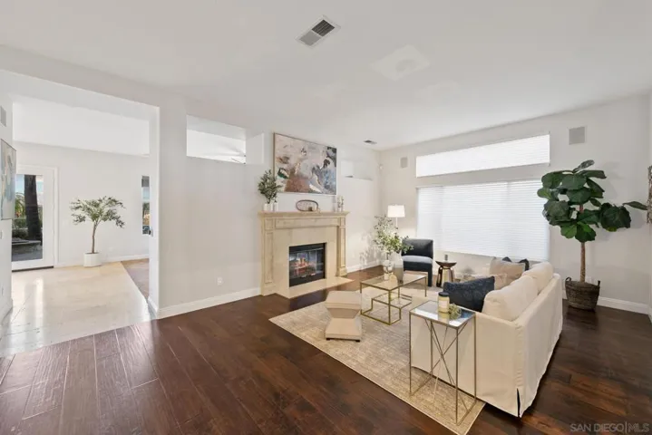 12219 Oakview Way, San Diego, California 92128