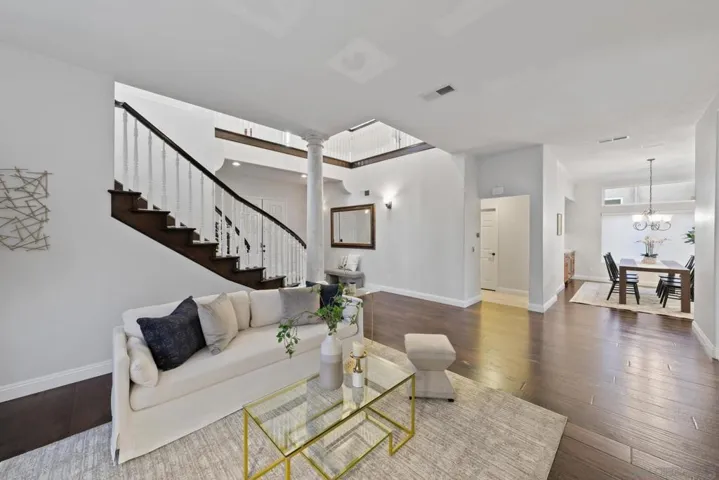 12219 Oakview Way, San Diego, California 92128